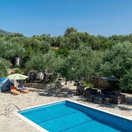 Вилла The Olive Grove Boutique Villas *